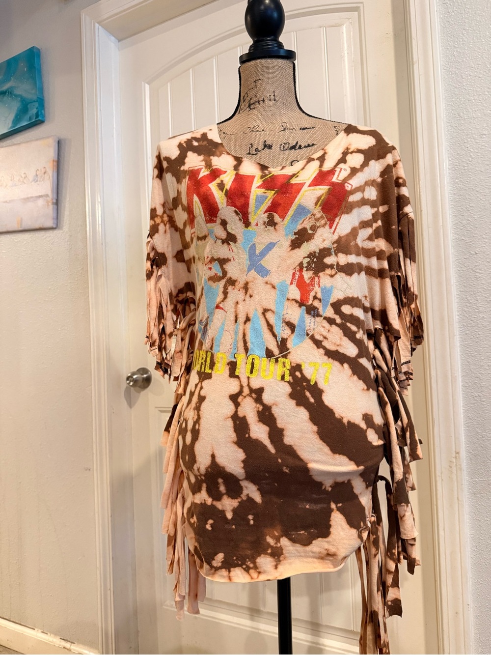 Kiss Brown and Cream Tie-Dye Fringe Graphic Tee